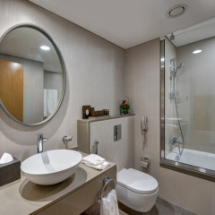 The S Hotel Al Barsha ванная