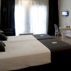 Отель Quo Eraso Aparthotel комната для гостей