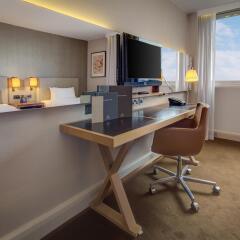 Отель Hilton Leeds City Hotel Великобритания, Лидс - отзывы, цены и фото номеров - забронировать отель Hilton Leeds City Hotel онлайн удобства в номере фото 2