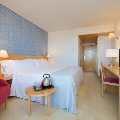 Отель Tryp Port Cambrils комната для гостей фото 5
