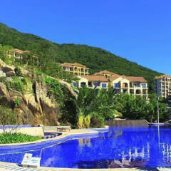 Апартаменты Sanya Lucky Island Holiday Garden Apartment бассейн