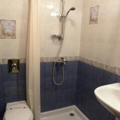 Отель Three Dolphins Family Hotel Болгария, Варна - отзывы, цены и фото номеров - забронировать отель Three Dolphins Family Hotel онлайн ванная
