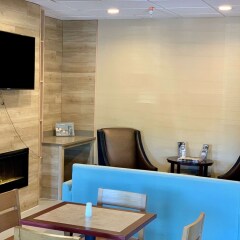 Отель Country Inn & Suites by Radisson, Midway, FL интерьер отеля фото 3