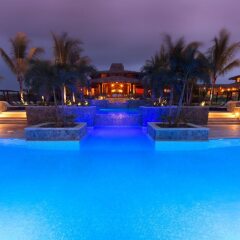 Отель Indura Beach & Golf Resort, Curio Collection by Hilton Гондурас, Тела - отзывы, цены и фото номеров - забронировать отель Indura Beach & Golf Resort, Curio Collection by Hilton онлайн бассейн