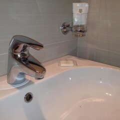Отель Eur Executive Inn ванная
