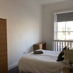 Отель Spacious 3 Bedroom Flat in the City Centre Великобритания, Эдинбург - отзывы, цены и фото номеров - забронировать отель Spacious 3 Bedroom Flat in the City Centre онлайн фото 2