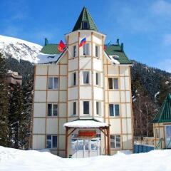 Aruchat Hotel Домбай вид на фасад