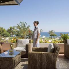 Отель Constantinou Bros Athena Royal Beach гостиничный бар