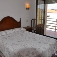Отель Hostal Mourelos комната для гостей
