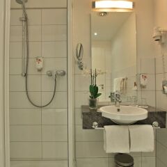 Отель CityClass Hotel Europa am Dom Германия, Кёльн - 1 отзыв об отеле, цены и фото номеров - забронировать отель CityClass Hotel Europa am Dom онлайн ванная фото 2