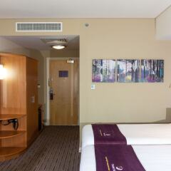 Отель Premier Inn Abu Dhabi Capital Centre удобства в номере фото 2
