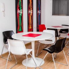 Отель Cool & Chic Hostel Испания, Оспиталет-де-Льобрегат - отзывы, цены и фото номеров - забронировать отель Cool & Chic Hostel онлайн