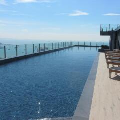 Отель Pattaya Central Sea View Pool Suite Паттайя бассейн
