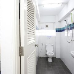 Отель The I Talay Room & Souvenir Guesthouse Таиланд, Краби - отзывы, цены и фото номеров - забронировать отель The I Talay Room & Souvenir Guesthouse онлайн ванная фото 2