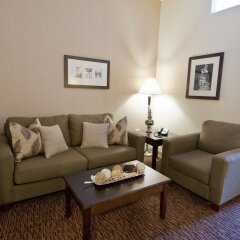 Отель Comfort Inn Surrey Hotel Канада, Суррей - отзывы, цены и фото номеров - забронировать отель Comfort Inn Surrey Hotel онлайн комната для гостей