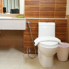 The Route Sriracha Hotel and Residence ванная фото 2
