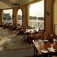 Отель Courtyard by Marriott Dubai Green Community питание