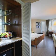 Отель Elegance Hotels International в номере