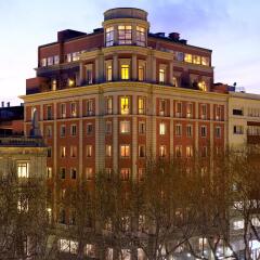 Отель Le Meridien Barcelona вид на фасад