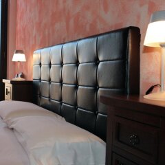 Отель La Casa Rossa Country House Пьяцца-Армерина сейф в номере