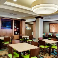 Отель Fairfield Inn And Suites By Marriott Lake City Лейк-Сити гостиничный бар