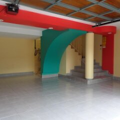 Отель Motel Los Prados - Adults Only Тлальнепантла-де-Бас парковка