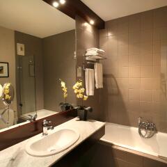 Отель Hôtel Le Roosevelt ванная