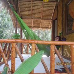 Отель Lanta Maikeaw Bungalow Ланта балкон