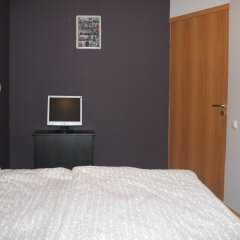 Hostel WELL сейф в номере