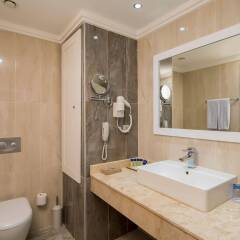 Crystal Waterworld Resort & Spa Турция, Богазкент - 2 отзыва об отеле, цены и фото номеров - забронировать отель Crystal Waterworld Resort & Spa онлайн ванная