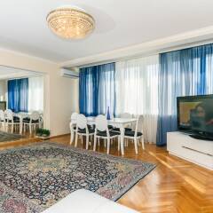 Гостиница 4-Room Apartment Kiev Opera View Украина, Киев - отзывы, цены и фото номеров - забронировать гостиницу 4-Room Apartment Kiev Opera View онлайн комната для гостей фото 5
