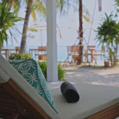 Отель The Cove Phuket Таиланд, Пхукет - отзывы, цены и фото номеров - забронировать отель The Cove Phuket онлайн пляж фото 2