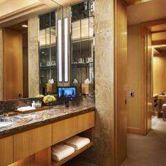 Отель Four Seasons Hotel New York США, Нью-Йорк - отзывы, цены и фото номеров - забронировать отель Four Seasons Hotel New York онлайн ванная