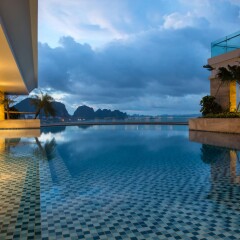 Wyndham Legend Halong Hotel бассейн фото 2