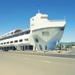 Cruise Hotel парковка
