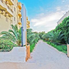 Апартаменты Villages Road Apartments