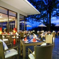 Отель Splash Beach Resort by Langham Hospitality Group питание