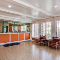 Отель Motel 6 Van Nuys Лос-Анджелес интерьер отеля фото 2