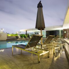 Отель Oakwood Residence Sukhumvit Thonglor Бангкок бассейн фото 2