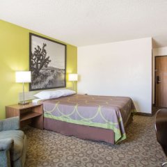 Super 8 by Wyndham Kingman in Kingman, United States of America from 78$, photos, reviews - zenhotels.com guestroom