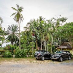 Отель Sunda Resort парковка