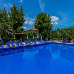 Отель Philoxenia Bungalows бассейн