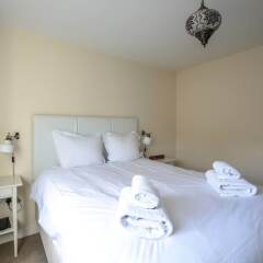 Отель Lovely 2- Bed Flat in North London Великобритания, Лондон - отзывы, цены и фото номеров - забронировать отель Lovely 2- Bed Flat in North London онлайн комната для гостей фото 3