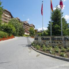 Отель Park Gstaad Швейцария, Гштад - отзывы, цены и фото номеров - забронировать отель Park Gstaad онлайн парковка