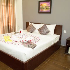 Отель Sea Breeze Resort сейф в номере