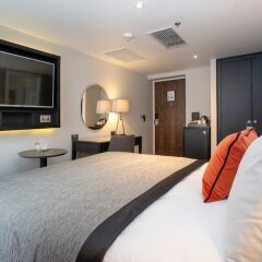 Ten Hill Place Hotel сейф в номере