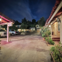 Апартаменты El Patio Inn Studio City Лос-Анджелес парковка