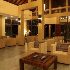 Отель Chaarya Resort & Spa by Chandrika интерьер отеля