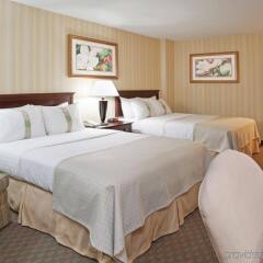 Отель Holiday Inn Columbus Downtown Capitol Square комната для гостей фото 5