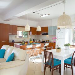 Отель Villa Crystal Sea Кипр, Протарас - отзывы, цены и фото номеров - забронировать отель Villa Crystal Sea онлайн комната для гостей фото 2